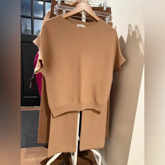 The Reset matching sweater top and cropped pant set - Picture 9 of 12